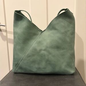 Portland leather cucumber Naomi